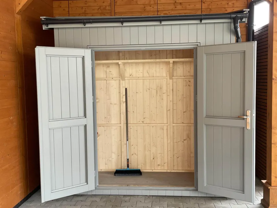 Gerätehaus von BHB, Modell Mh Equipment Cabinet 03